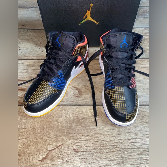 Air Jordan 1MID Multicolor / Kids Size 4.5 - Picture 6 of 9